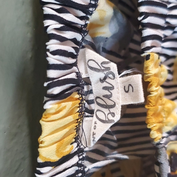 Cute Summer Striped Floral Romper - Picture 4 of 4